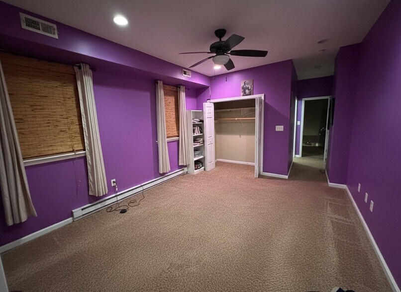 Building Photo - 1328 W Lombard St