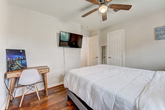 Building Photo - 2720 Truxillo St