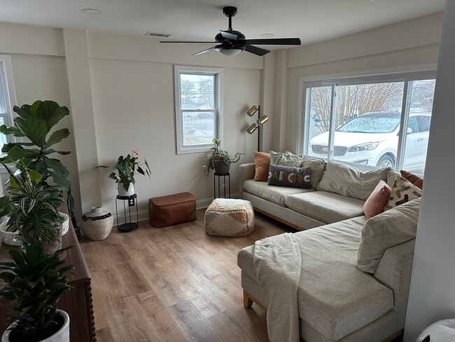 Building Photo - 4702 Apple Tree Dr