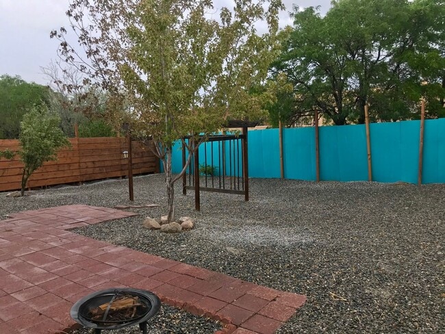 Building Photo - Complete Remodel In Highly Desirable NE He...
