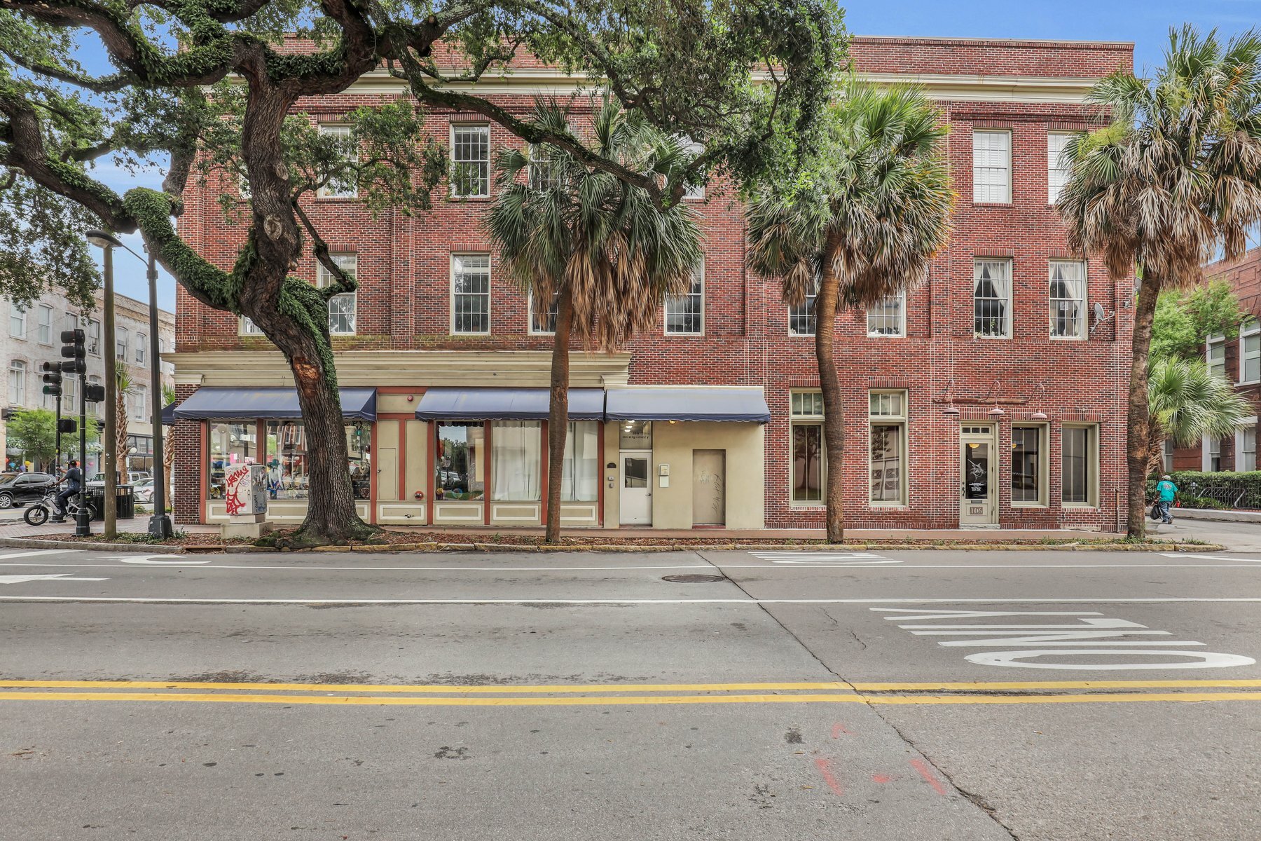 Building Photo - 321 W Broughton St