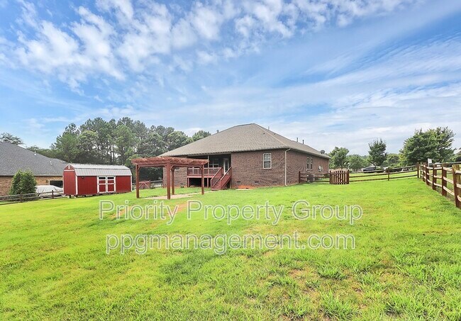 Building Photo - 141 Tall Fern Lp