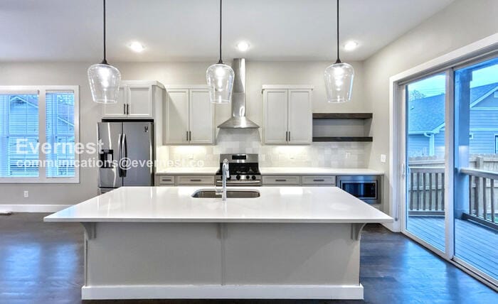 Building Photo - 1705 Cass St