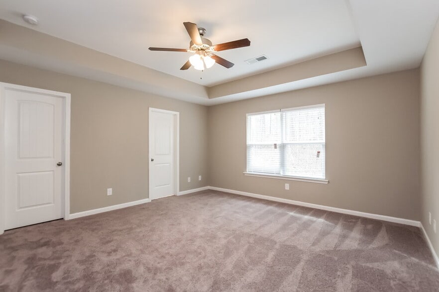 Building Photo - 466 Fieldcrest Dr