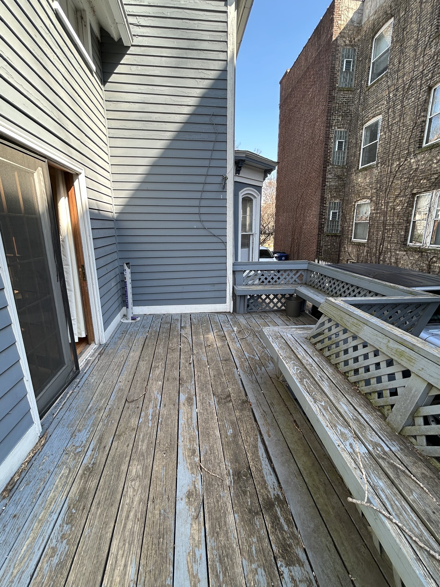 Building Photo - 1906 Orrington Ave