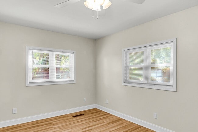 Building Photo - 3 Bed 2 Bath Home Located in Highland Park...