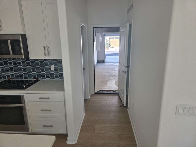 Building Photo - PRICE REDUCTION!! Sycamore Heights 3-Bedroom Condo  with 3 Full Baths 1588 Sq Ft of Modern Living!"