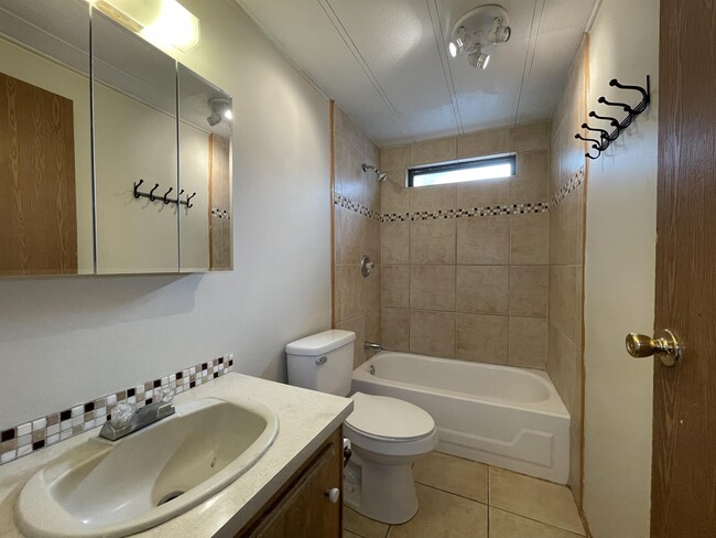 Building Photo - 9384 Lott Rd