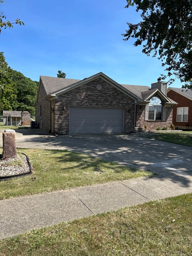 Building Photo - 11305 Ashbrooke Gardens Dr
