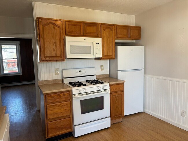 Building Photo - 292 Providence Rd