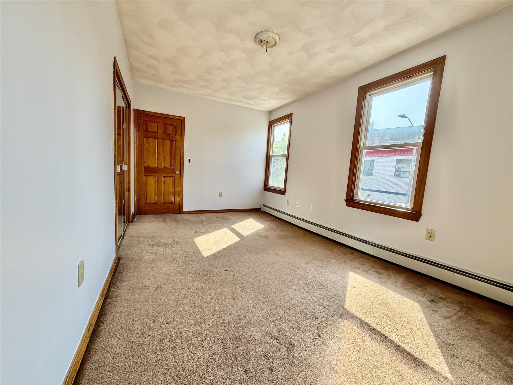 Building Photo - 1236 Cambridge St