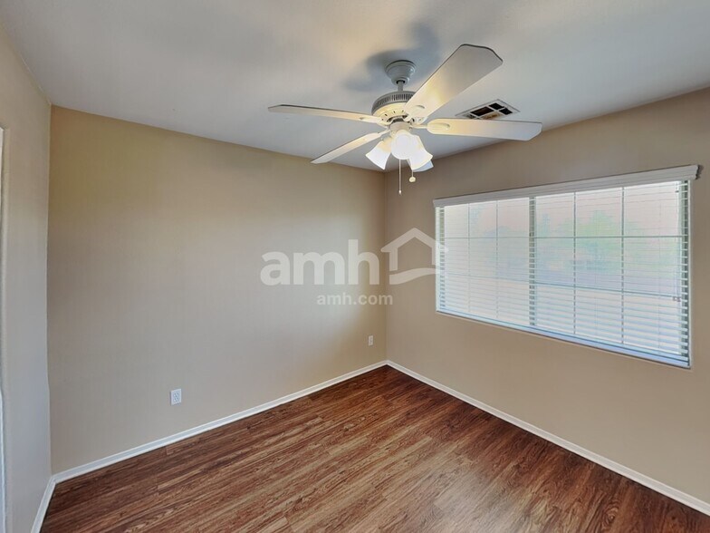 Building Photo - 5516 Stelle Amore St