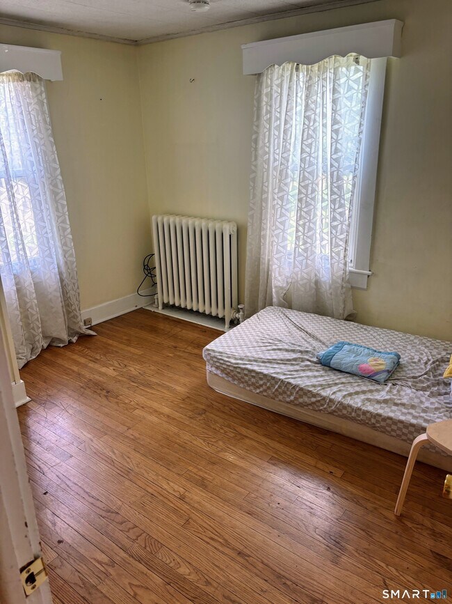 Building Photo - 64 Winter Ave