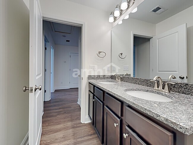 Building Photo - 330 Azore Way