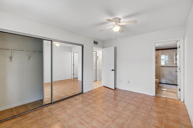 Building Photo - 179 Waterside Dr