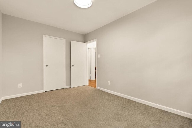 Building Photo - 4818 Chevy Chase Dr