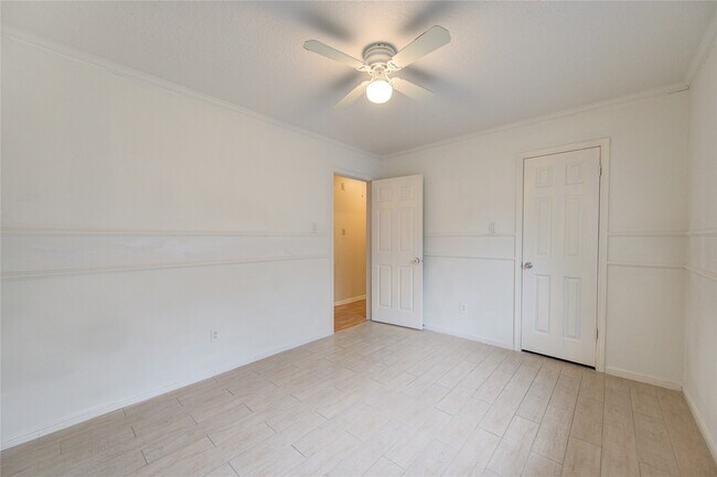 Building Photo - 2915 Blue Mist Dr