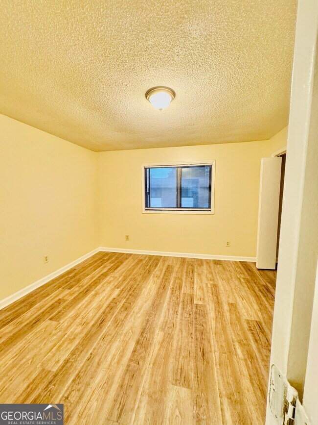 Building Photo - 4755 Yates Rd