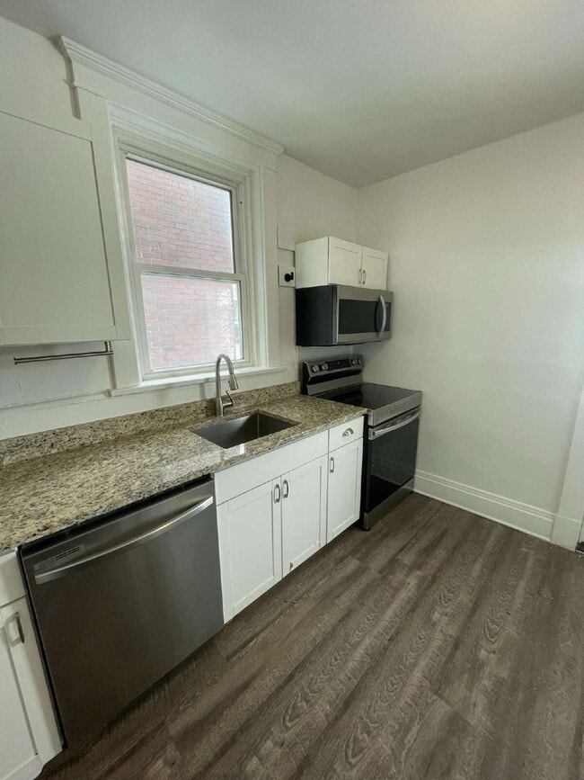 Building Photo - Cozy 3-Bedroom in Greensburg – Walk to Shopping & Dining!