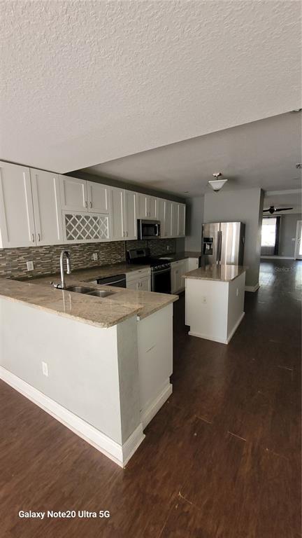 Building Photo - 801 E Osborne Ave