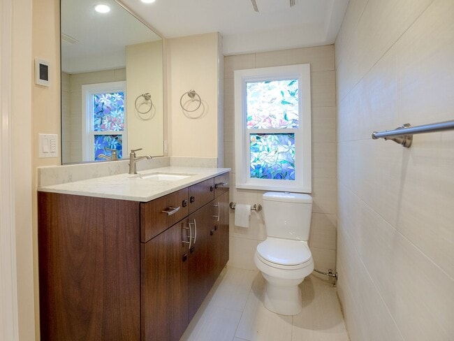 Building Photo - Beautiful 3br/2bth - SW Portland