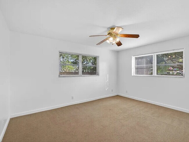 Building Photo - 10330 N Military Trl