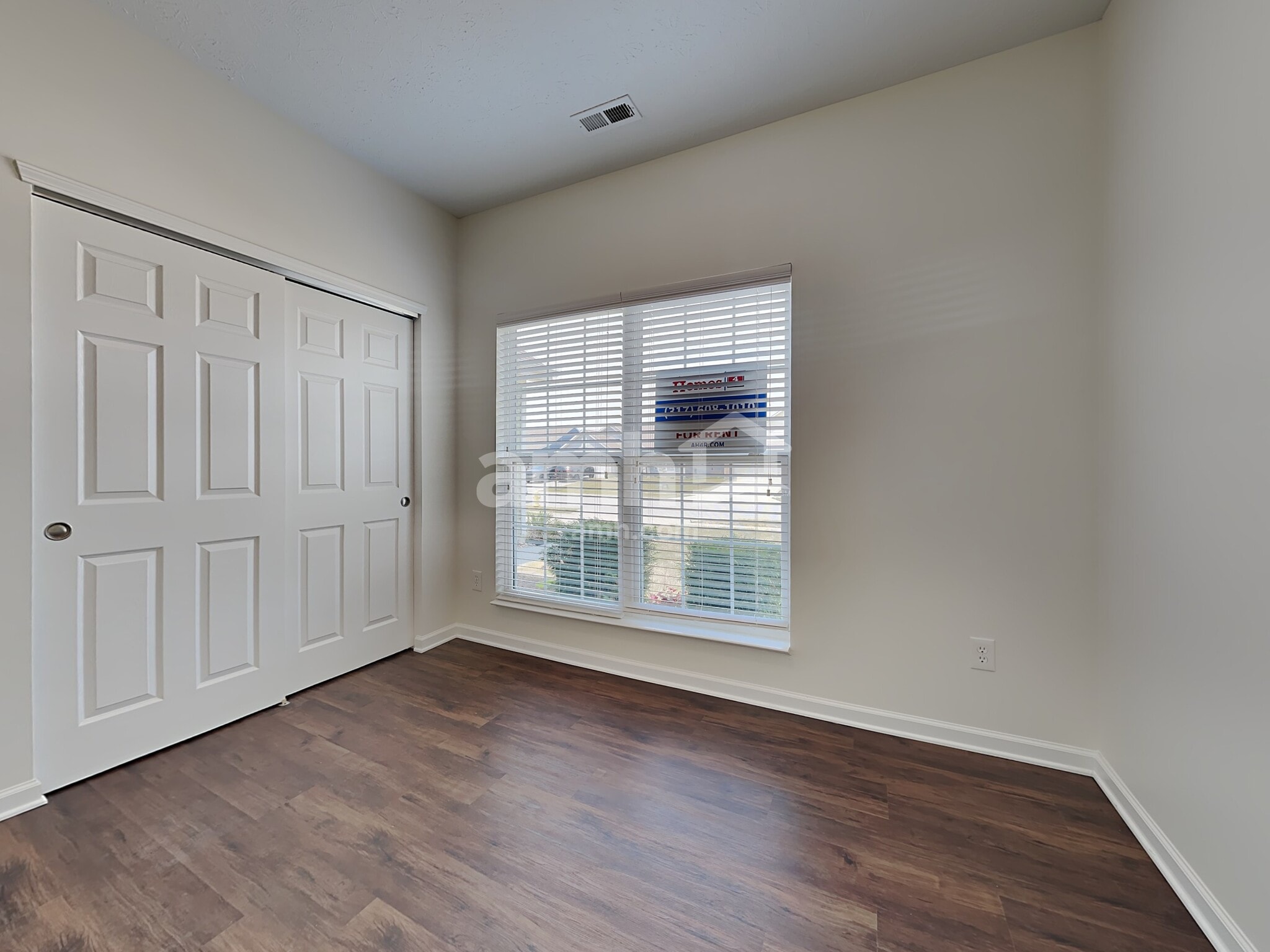 Building Photo - 877 Coralberry Ln