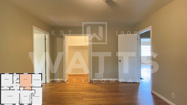 Building Photo - Silver Lake Duplex