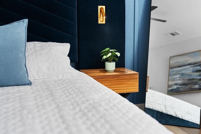 Building Photo - 1315 Southport Dr