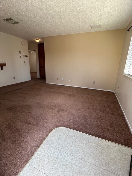 Building Photo - 932 Perdew Ave