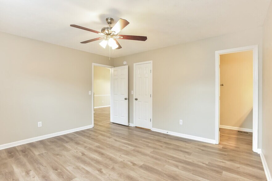 Building Photo - 403 Trailsend Ct