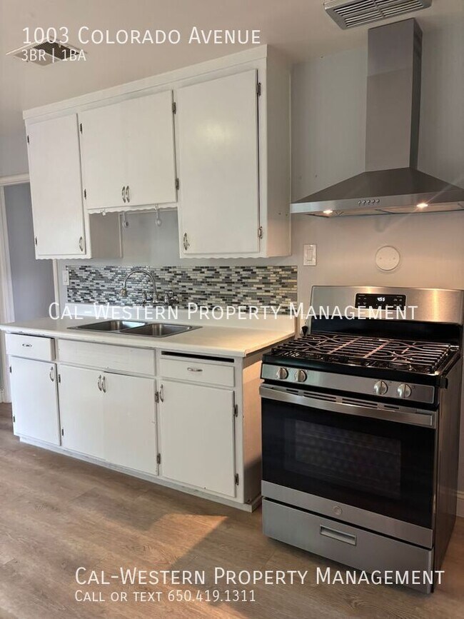 Building Photo - 1003 Colorado Ave