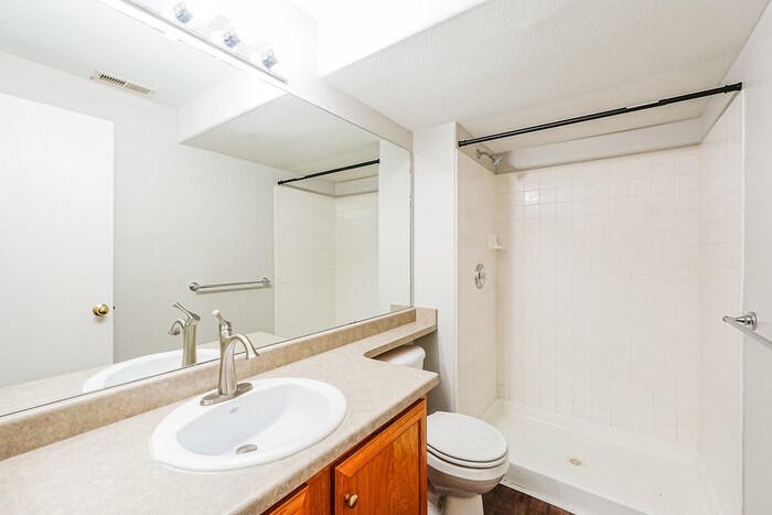 Building Photo - 4814 Pathfinder Dr