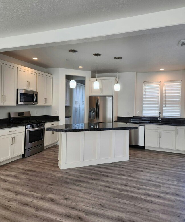 Building Photo - 5088 W Duckhorn Dr