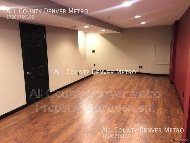 Building Photo - 380 Elati St