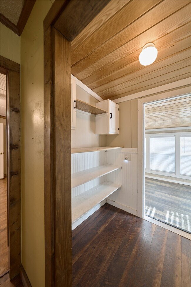 Building Photo - 17381 FM 1484 Rd