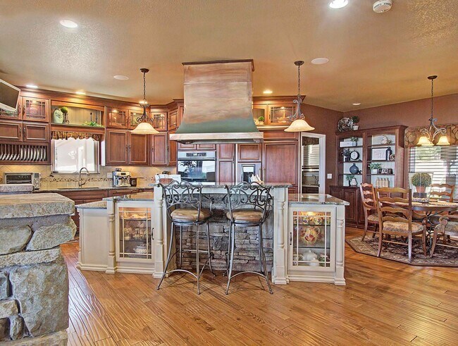 Building Photo - 7975 Ruststone Ct
