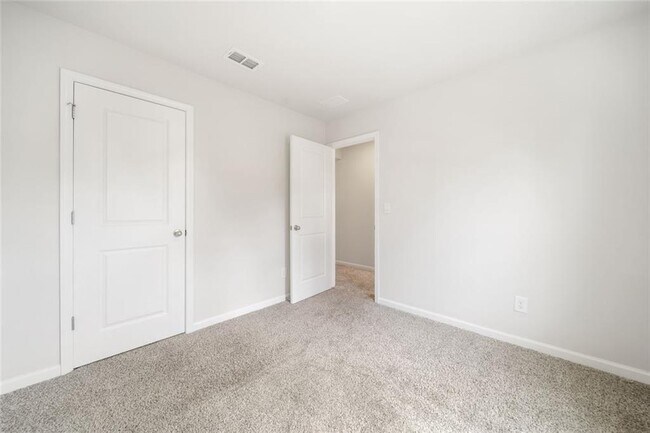 Building Photo - 1510 Lyon Wy Dr