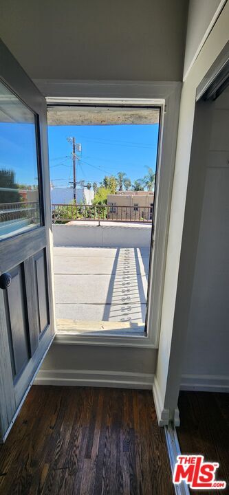 Building Photo - 1024 Cloverdale Ave