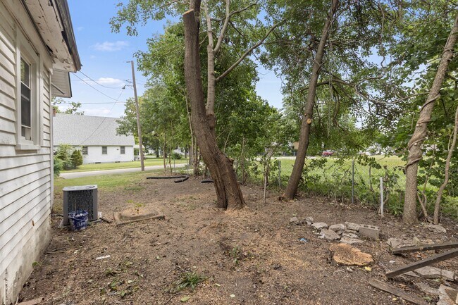 Building Photo - 308 Miriam Ave