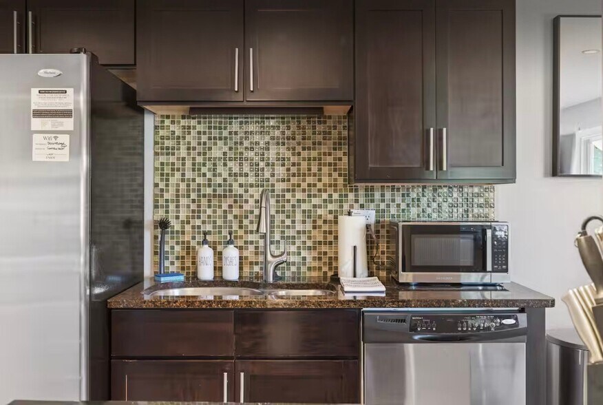 Building Photo - 7845 E Valley Vista Dr