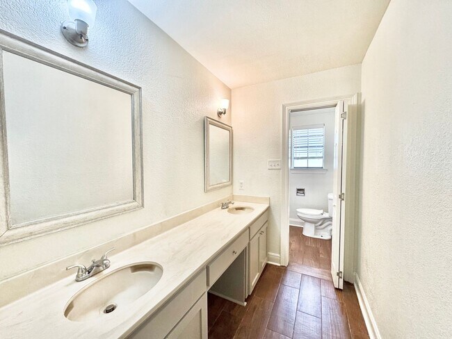 Building Photo - 5016 Five Frks Dr