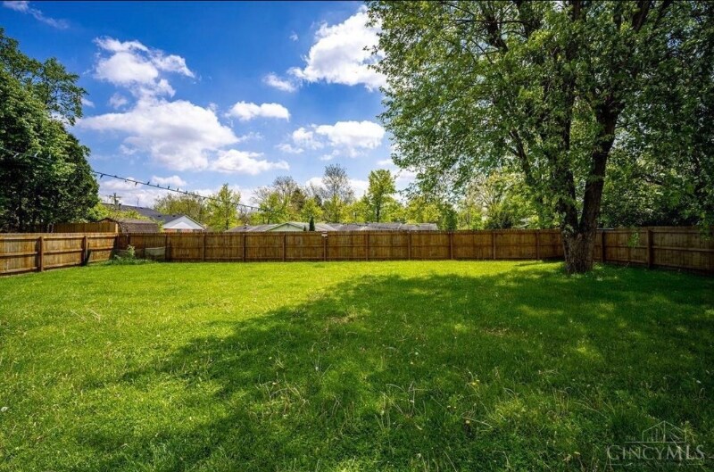 Building Photo - 515 Maxine Dr