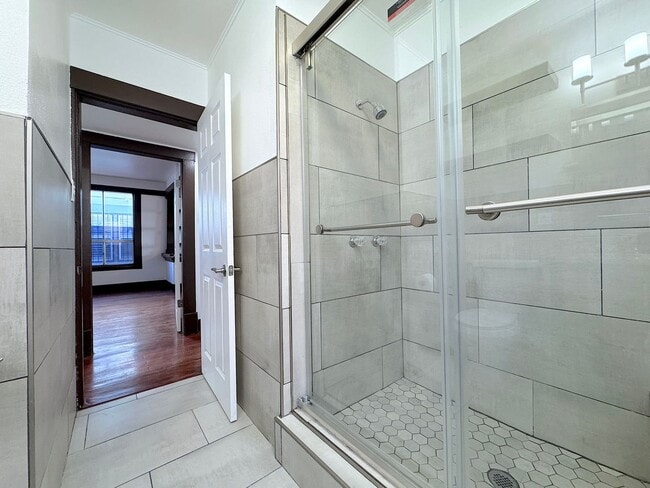 Building Photo - Updated Home with Historic Charm! 3bed/2 bath Refrig A/C across from Park! Water Included!