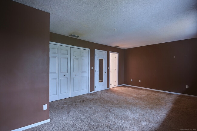 Building Photo - 298 Conestoga Way