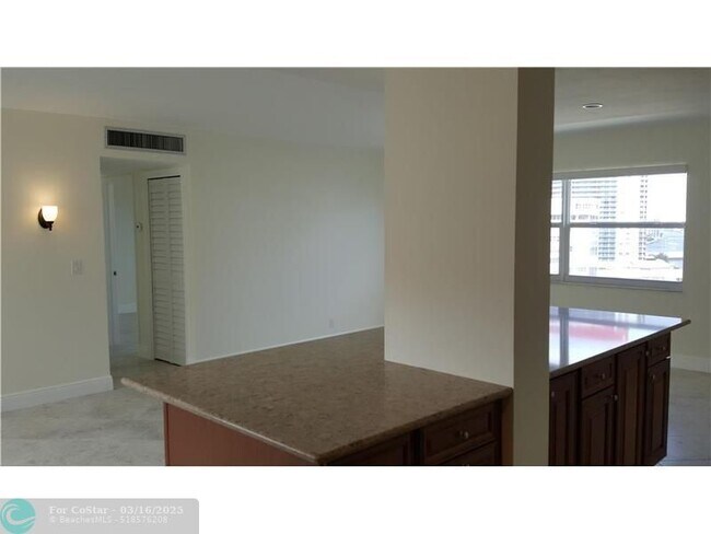 Building Photo - 121 Golden Isles Dr