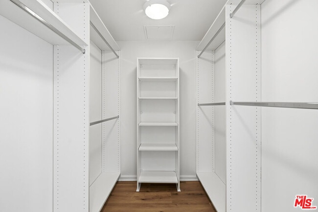 Building Photo - 13600 Marina Pointe Dr