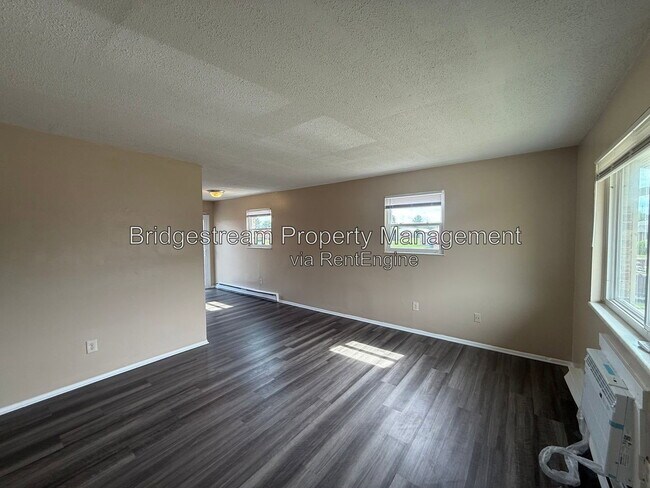 Building Photo - 4650 Wayne Meadows Cir