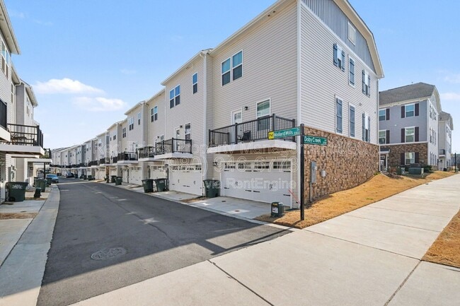 Building Photo - 9306 Mallard Mls Dr