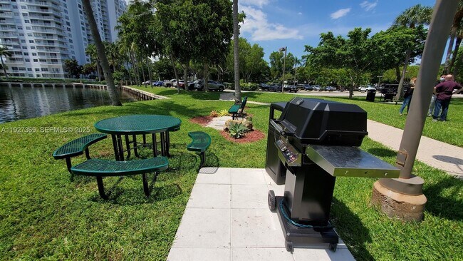 Building Photo - 18151 NE 31st Ct